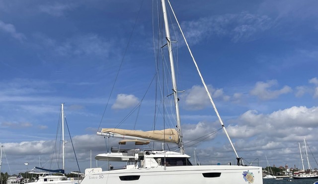 Luxurious 50 ft. Fountaine Pajot Saba. Six Cabin six head layout.