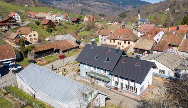 Luxurious 500 m² villa with vaulted cellar, sauna, spa, large outdoor spaces