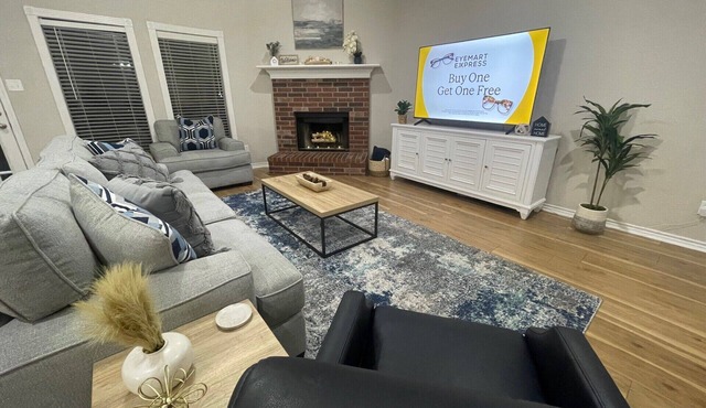 Luxurious 5BR/3BA house in the heart of College Station