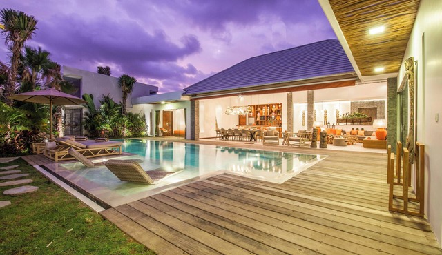 Luxurious 5BR Dream Villa, 200m to Berawa Beach