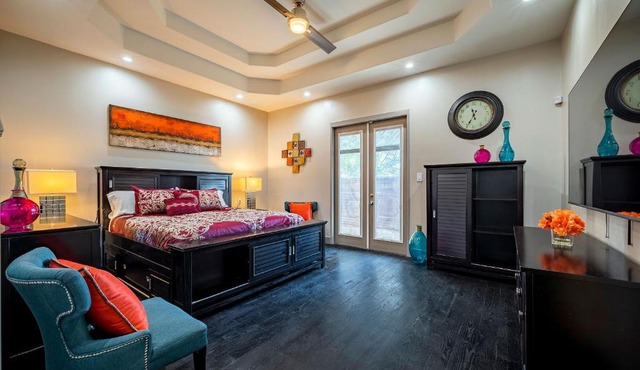 Luxurious 5BR Home Sleeps-14