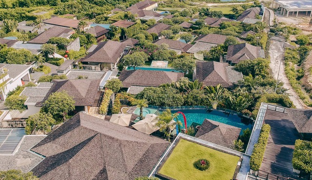 Luxurious 5BR villa with private pool on an oceanfront cliff in Nusa Dua