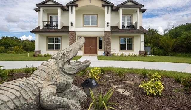 Luxurious 6 Bedroom including Master Suite with Wet Room