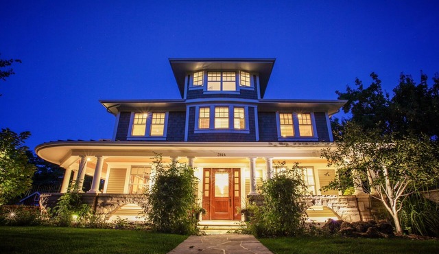 Luxurious 6 bedroom Residence, A+ Outdoor spaces Walk to Pearl St, Mt. Sanitas