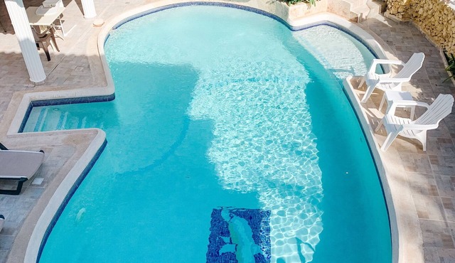 Luxurious 6-bedroom Villa with AC, WiFi in Serene Cabarete