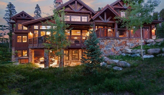 Luxurious 6BR, Hot Tub, 3Min Walk to Main Lifts