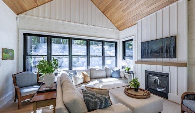 Luxurious 7 bed 7 bath cottage on Lake Rosseau! Sauna! Gym!