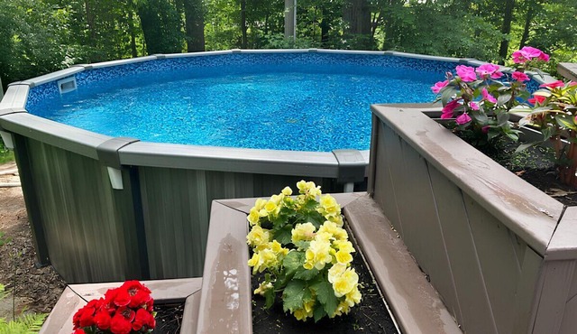 Luxurious 8-Bedroom Retreat with Golf Course Views