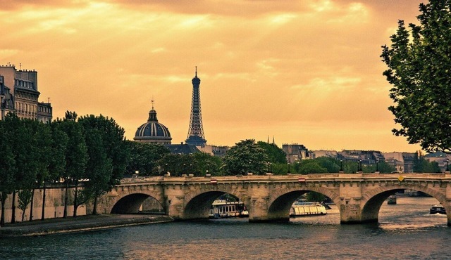 LUXURIOUS 8-GUEST PARISIAN HAVEN: SAINT-GERMAIN ELEGANCE & CULTURAL BLISS