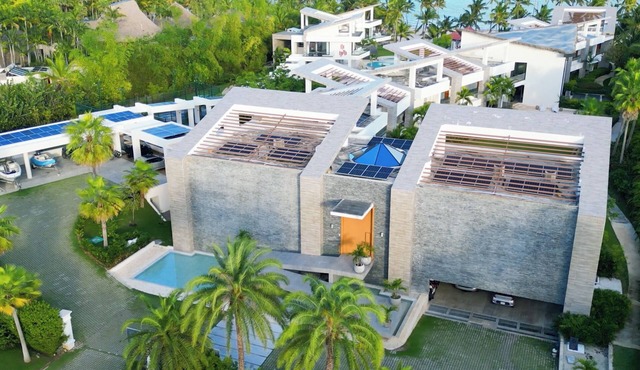 Luxurious 9-bedroom villa with private beach, fitness room in Cap Cana