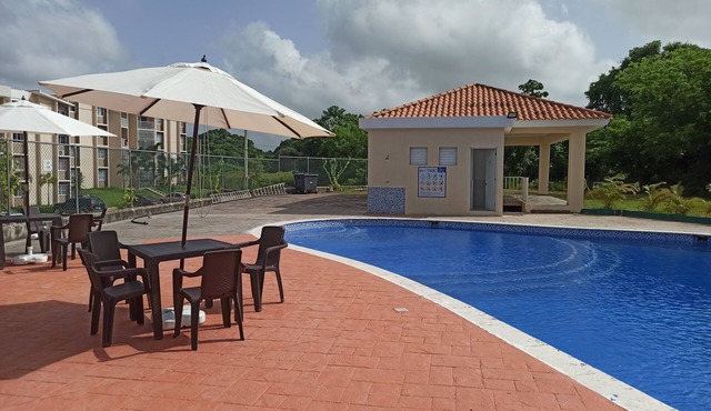 Luxurious Apartment 4to level with security camera