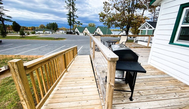 Luxurious Accessible Bungalow Retreat at Swan Bay Resort