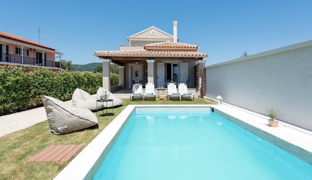 Luxurious Agios Georgios Villa | Private Pool | Villa Spyridoula