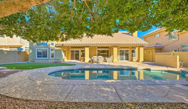 Luxurious Ahwatukee Foothills Villa Pets Welcome!
