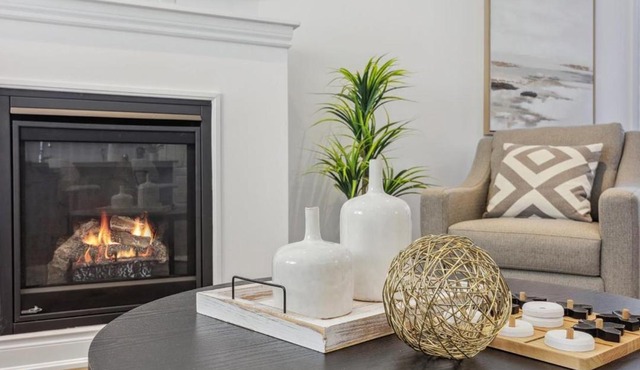 Luxurious and Beautiful, Barrie