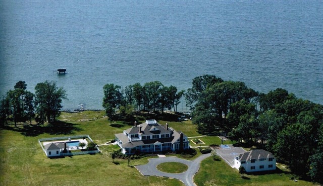 Luxurious and Extremely Private Waterfront Estate (SORRY - NO WEDDINGS)