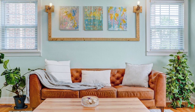 Luxurious and modern retreat in a prime corner property! 20 min from center city