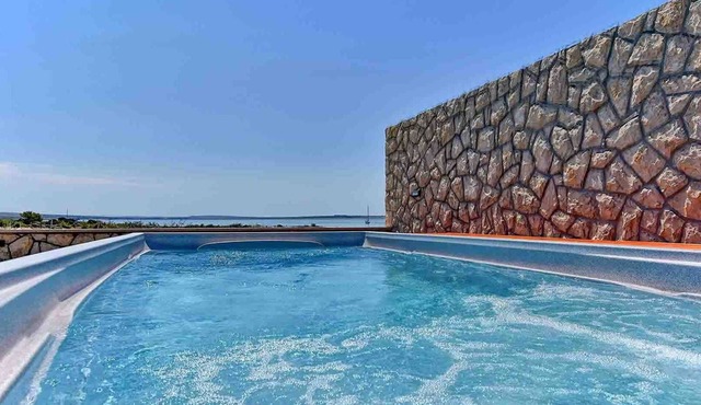 Luxurious and modern villa on the island of Pag
