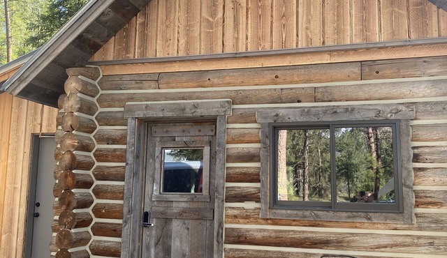 Luxurious and rustic cabin