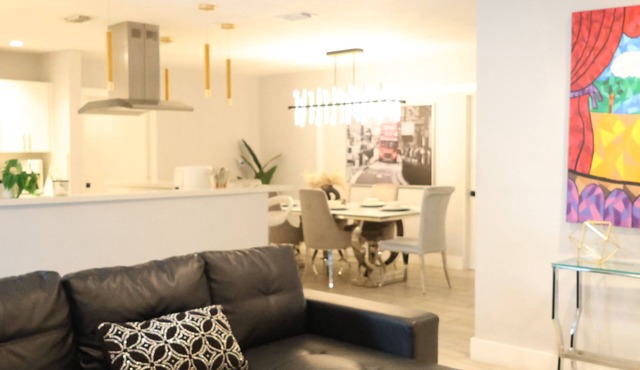 Luxurious and spacious house with excellent location, ideal for large families.