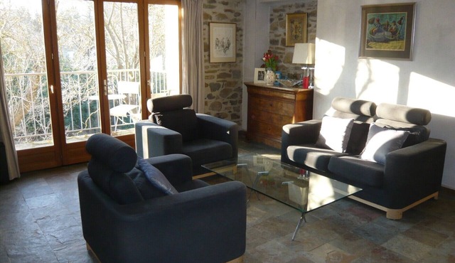 Luxurious apartment for two/three overlooking the river, rock pool/waterfal