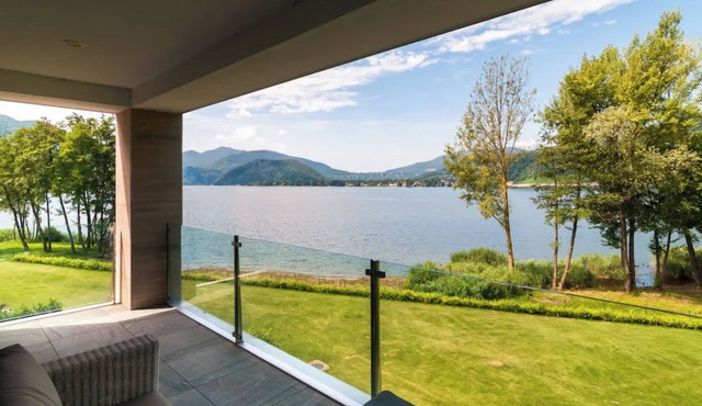 Luxurious Apartment at the Shore of Lake Lugano