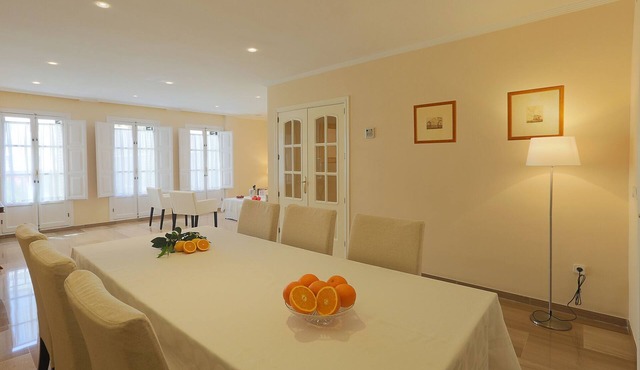 Luxurious Apartment in Epicentro: Parking + Free Wi-Fi, A/C, 3 BR + 3 WC, no noise