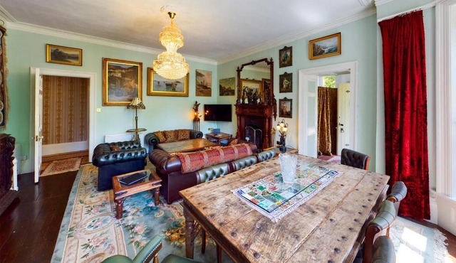 Luxurious Apartment in Historic Mansion - Sleeps 7
