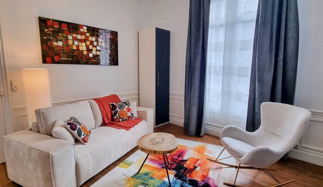 Luxurious apartment with a veranda, city center