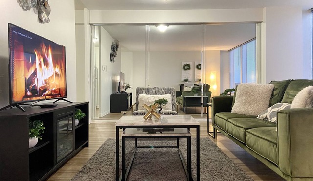 luxurious Apt, W/pool and gym monthly stays40% off!