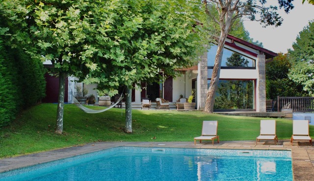 Luxurious Basque villa with Rhune views and large garden