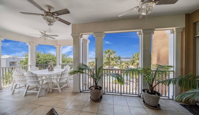 Luxurious bayfront condo in a gated resort with an amazing pool & hot tub