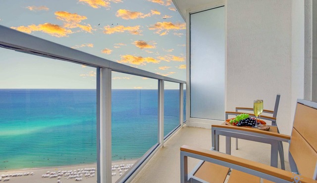 Luxurious Beach Resort- Ocean View & Gym