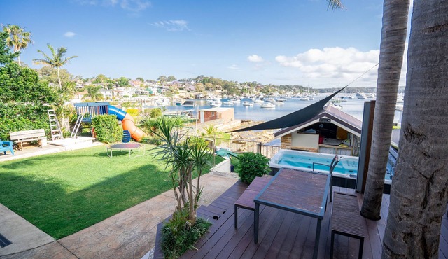 LUXURIOUS BEACH FRONT APARTMENT