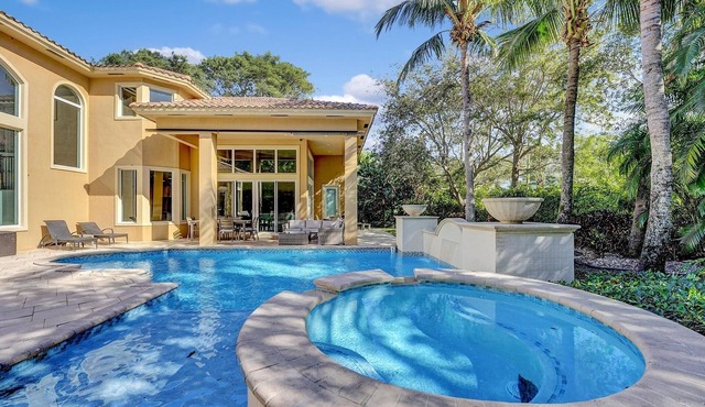 Luxurious Beach Home/Walk To Fun Beach/Gamer Room/Mins. to Downtown DelRay/WiFi