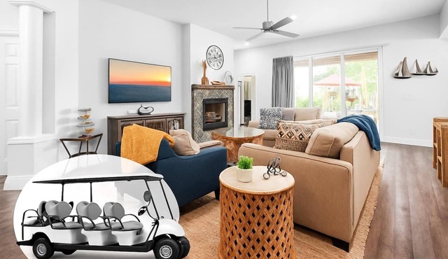 Luxurious Beach House with Community Heated Pool & Pickleball+Golf Cart