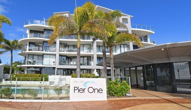 Luxurious Beachfront Apartment