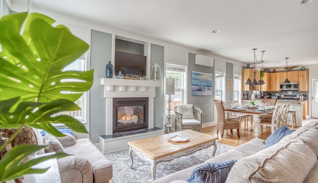 Luxurious Bella Beach Fun-3 King Beds-Hot Tub-Gazebo-Fire Pit-Media-Game Room