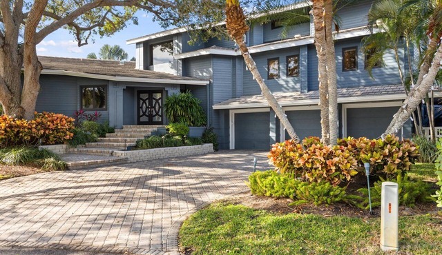 Luxurious Belleair Beach Retreat/Your Ultimate Coastal Escape & Backyard Sunsets