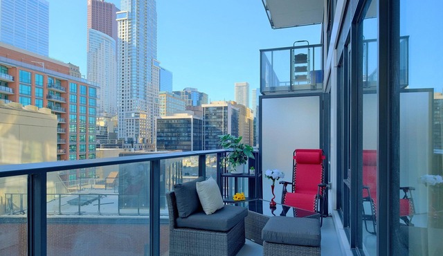 Luxurious Brand New 2 BDRM 2 Bath Condo Downtown Toronto
