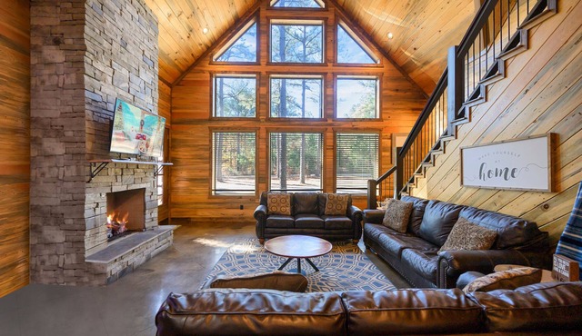 Luxurious cabin in central location for 14 guests