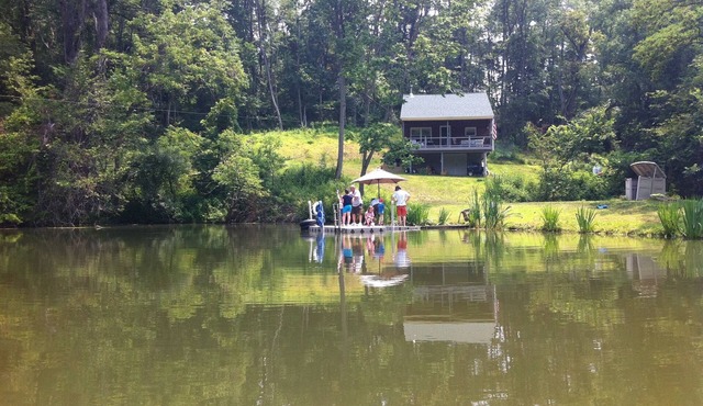 Luxurious Cabin Retreat near Oglebay Park
