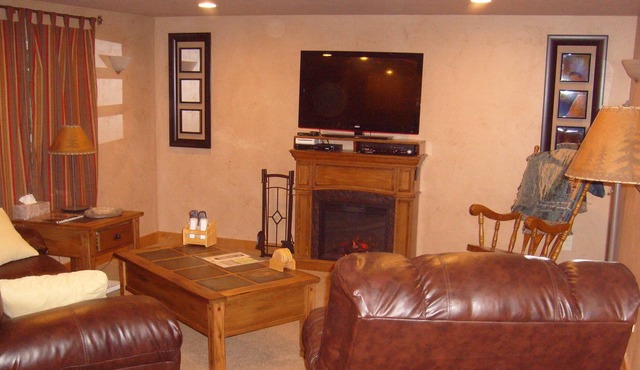 Luxurious Cabin Retreat - The perfect location for your next vacation!