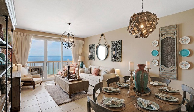 LUXURIOUS Calypso Condo Nicer than rest-Private Parking space! Beach Chairs! +