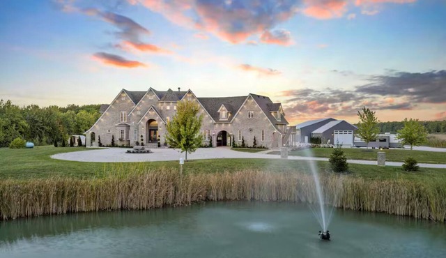 Luxurious Castle Suite | Private & Peaceful Escape
