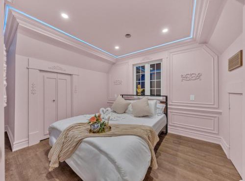 Luxurious Castle Suite - Private & Peaceful Escape