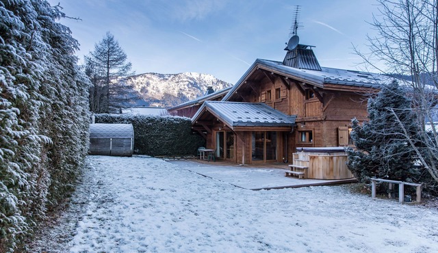 Luxurious Chalet With Breathtaking Mont Blanc Views From Hot Tub and Garden