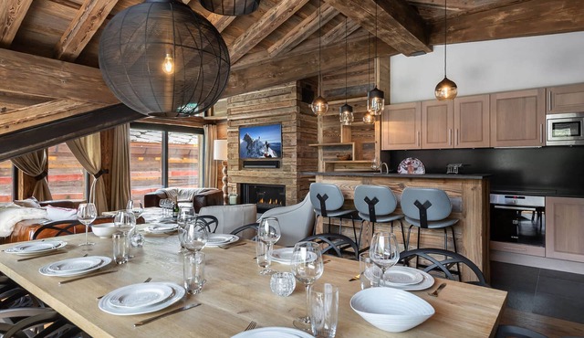 Luxurious Chalet with Private Elevator, Hammam, Fireplace, and Stunning Terrace in Val d'Isère