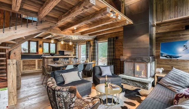 Luxurious Chalet with Panoramic Views, Jacuzzi, Hammam, Near Slopes, Sleeps 10