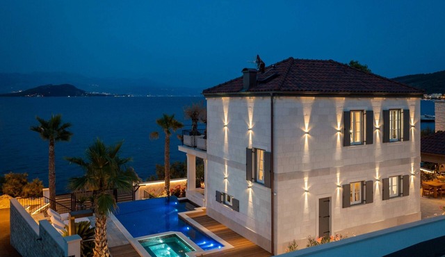 Luxurious Ciovo Villa | 5 Bedrooms | Villa Summer Breeze